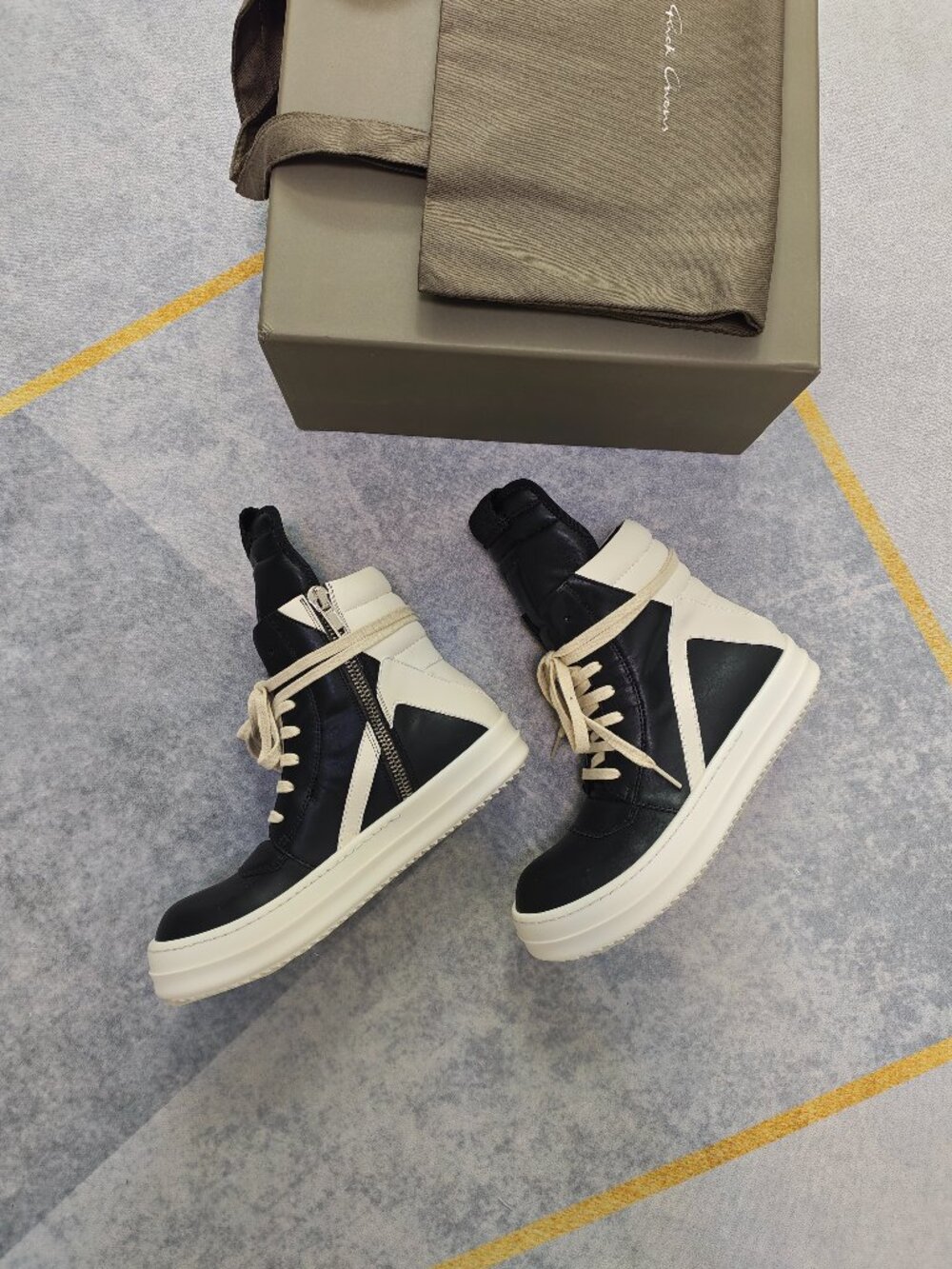 Rick Owens Black Leather High-Top Boots with Cream Laces and Off-White Sole - Picture 3 of 7